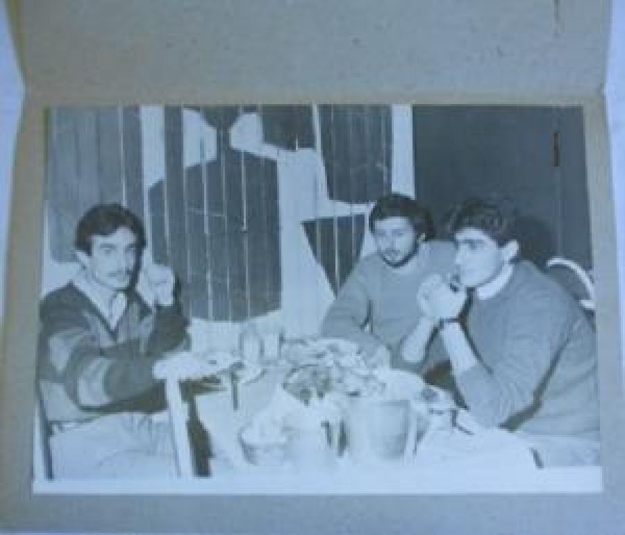 İSTANBUL ŞİŞLİ PAŞAM TAVERNA ANI FOTOĞRAFI SİYAH BEYAZ 