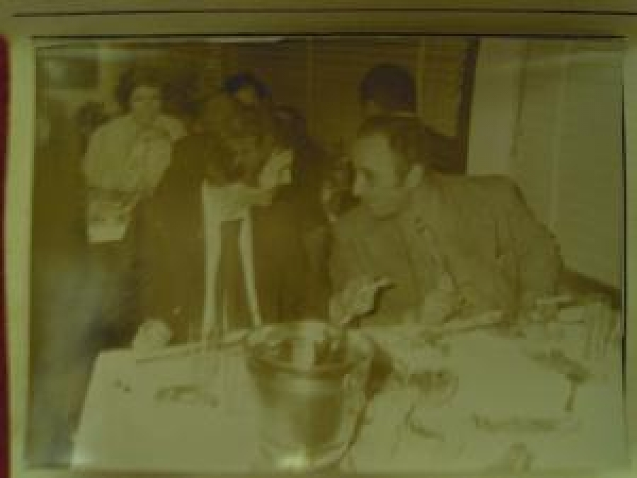 KARTON KAPAKLI SİYAH BEYAZ ANI FOTOĞRAFI ALTIN BALIK RESTAURANT FOTOĞRAF SERVİS