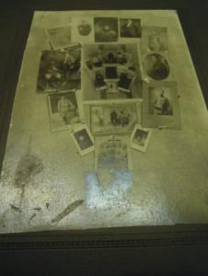 OSMANLI SİYAH BEYAZ AİLE FERTLERİNİN OLDUĞU FOTOĞRAF 