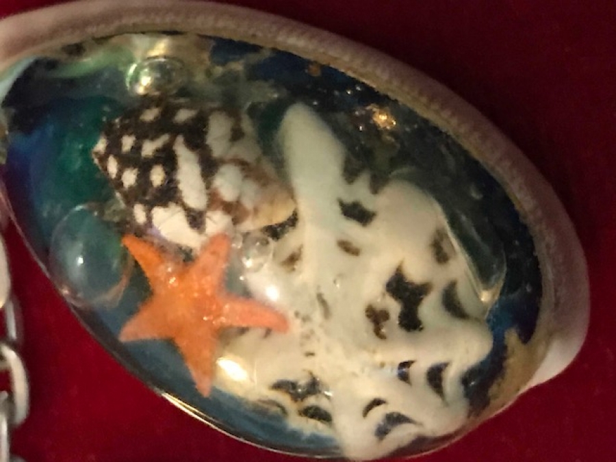 DENİZ CANLILARINDAN YAPILMIŞ ANAHTARLIK