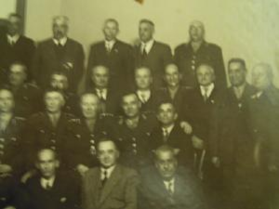 SİYAH BEYAZ TOPLULUK 1940 LI YILLAR FOTOĞRAF 