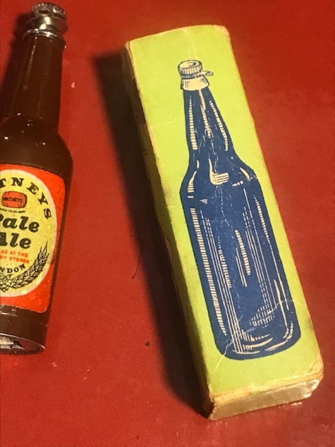 WATNEYS PALE ALE LONDON BİRA ŞİŞESİ ŞEKLİNDE ŞİŞE ACACAK KUTUSUNDA 