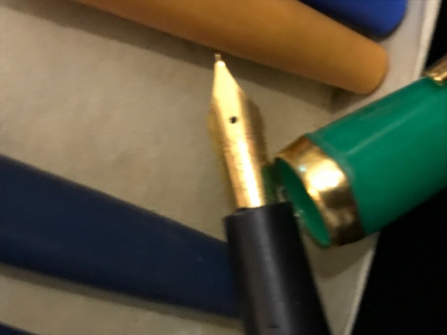 JA JONE 717 DOLMA KALEM KUTUSUNDA 12 ADET DEİŞİK RENKDE KULLANILMAMIŞ