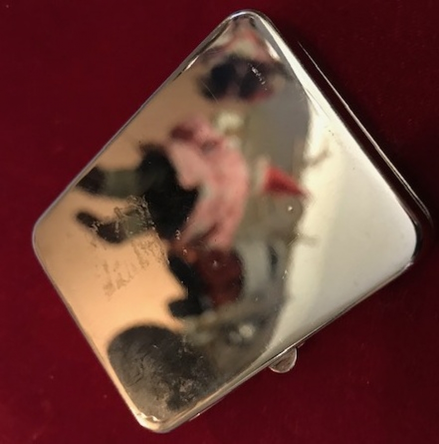 LEONE SEYEHAT TRAŞ TAKIMI ORJİNAL METAL DERİ KAPLI KUTUSUNDA 