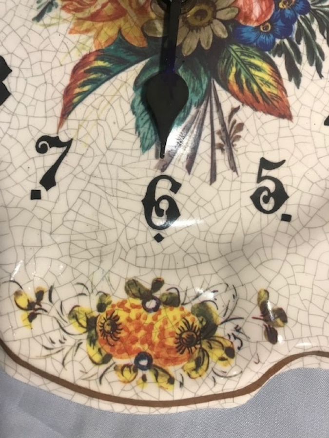 ALMAN MALI MELAMİN QUARTZ PİLLİ GÖBEK VE KENARLAR EL CİZİM CİCEK DESENLİ MUTFAK SAATİ 1960 LI YLLAR