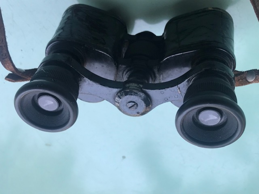  DURBÜN PİRİNC ÜZERİ DERİ KAPLI VEDETTE 8 X 26 