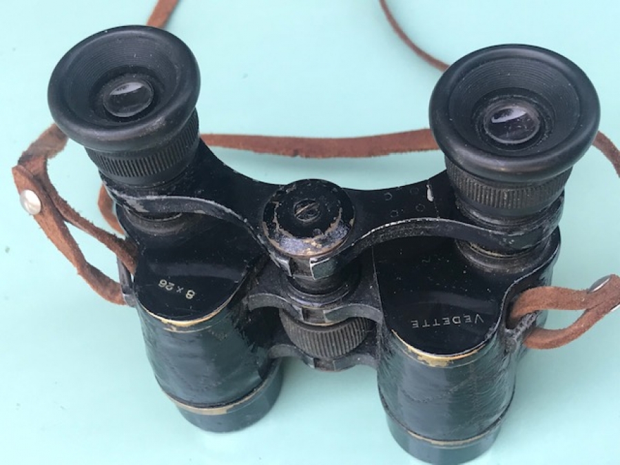  DURBÜN PİRİNC ÜZERİ DERİ KAPLI VEDETTE 8 X 26 