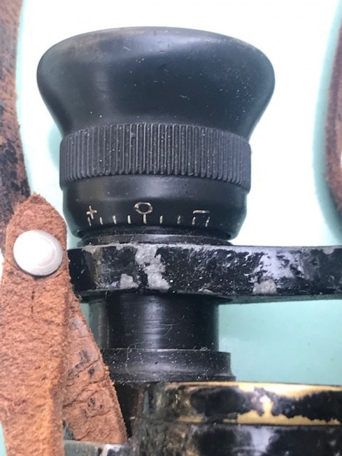  DURBÜN PİRİNC ÜZERİ DERİ KAPLI VEDETTE 8 X 26 