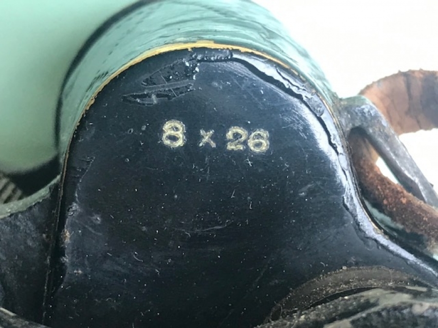  DURBÜN PİRİNC ÜZERİ DERİ KAPLI VEDETTE 8 X 26 