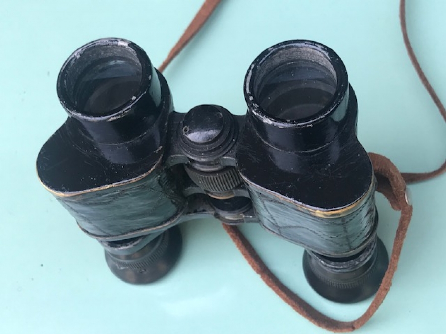  DURBÜN PİRİNC ÜZERİ DERİ KAPLI VEDETTE 8 X 26 