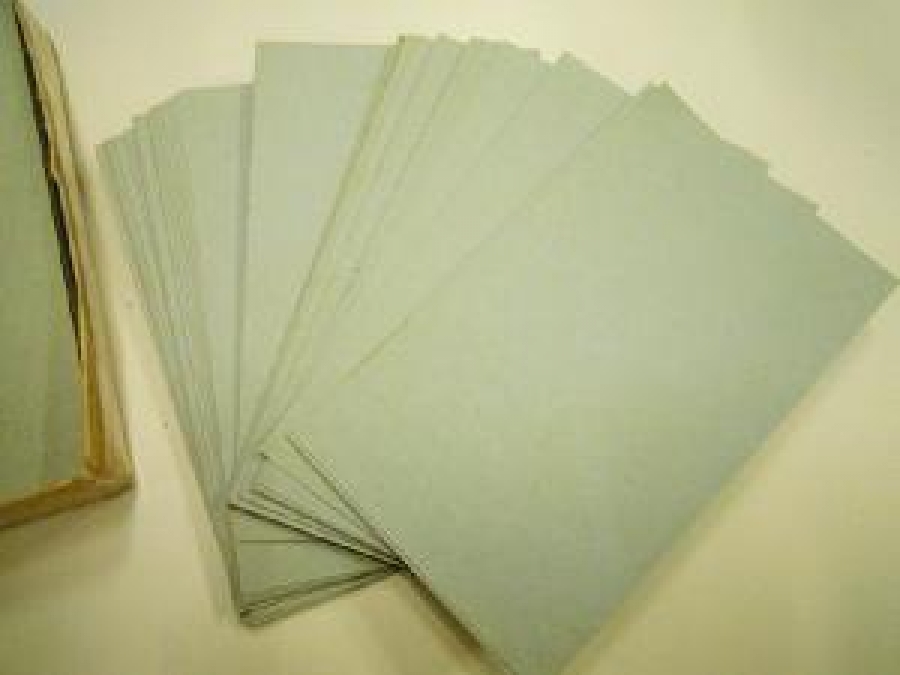 BOŞ KARTVİZİT MAVİ KAĞIT KUTUSUNDA EL İLE YAZILARAK VERİLEN 