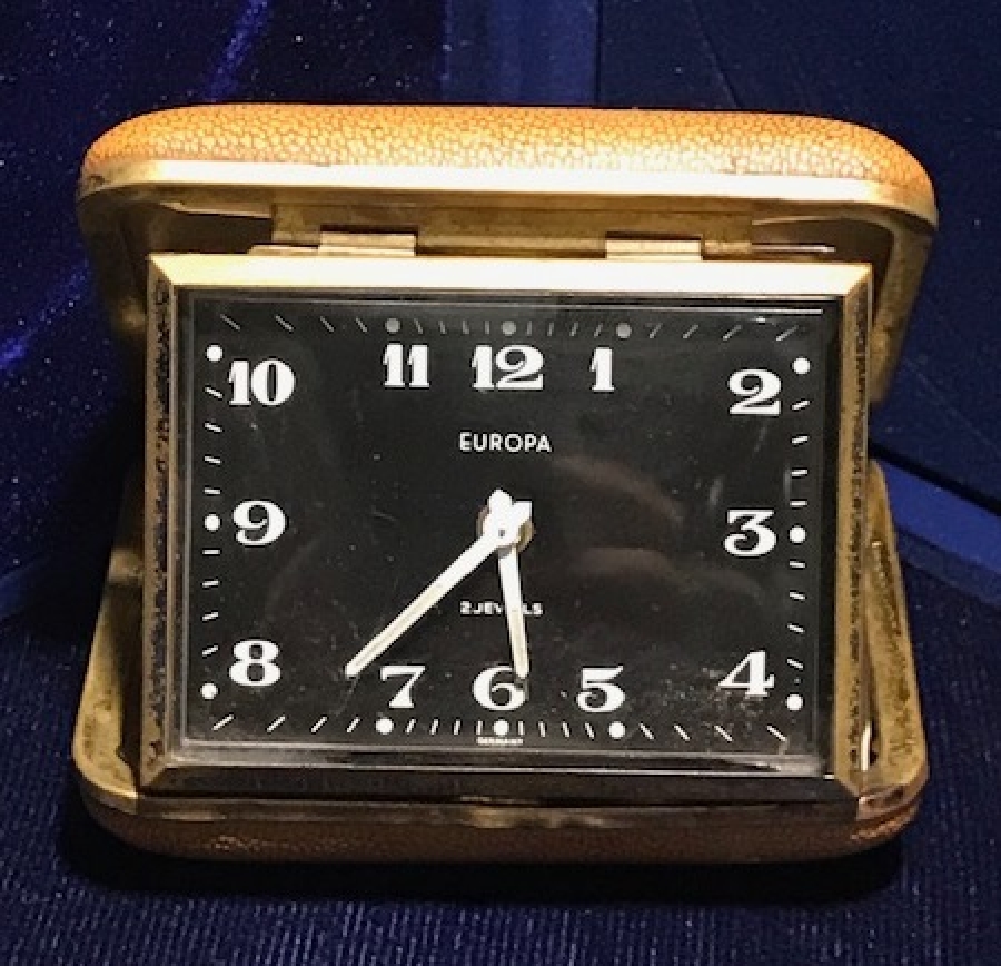 ALMAN SEYEHAT SAATİ SİYAH KADRAN MEKANİK KURMALI