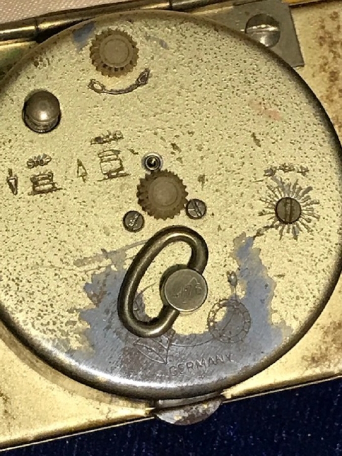 ALMAN SEYEHAT SAATİ SİYAH KADRAN MEKANİK KURMALI