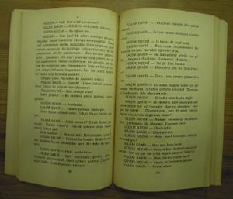 RIFAT ILGAZ ĞÜLDÜRÜ DİZİSİ : SEKİZ BASKINDA SINIF YAYINLARI 