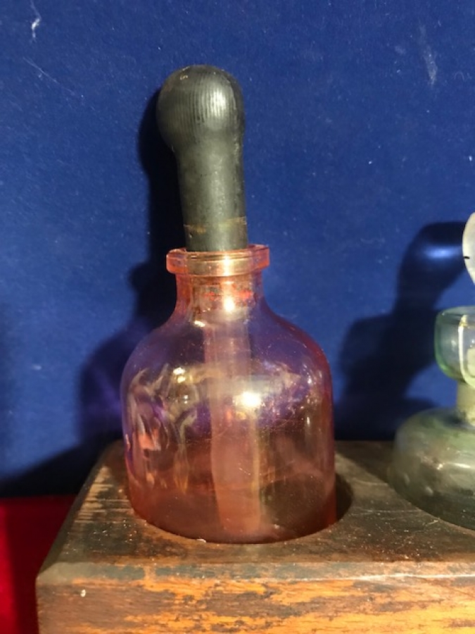 ESKİ KYUMCULARIN KULLANDIGI AYAR SUYU SİSESİ  MEHENK TAŞI TAKIMI 1950