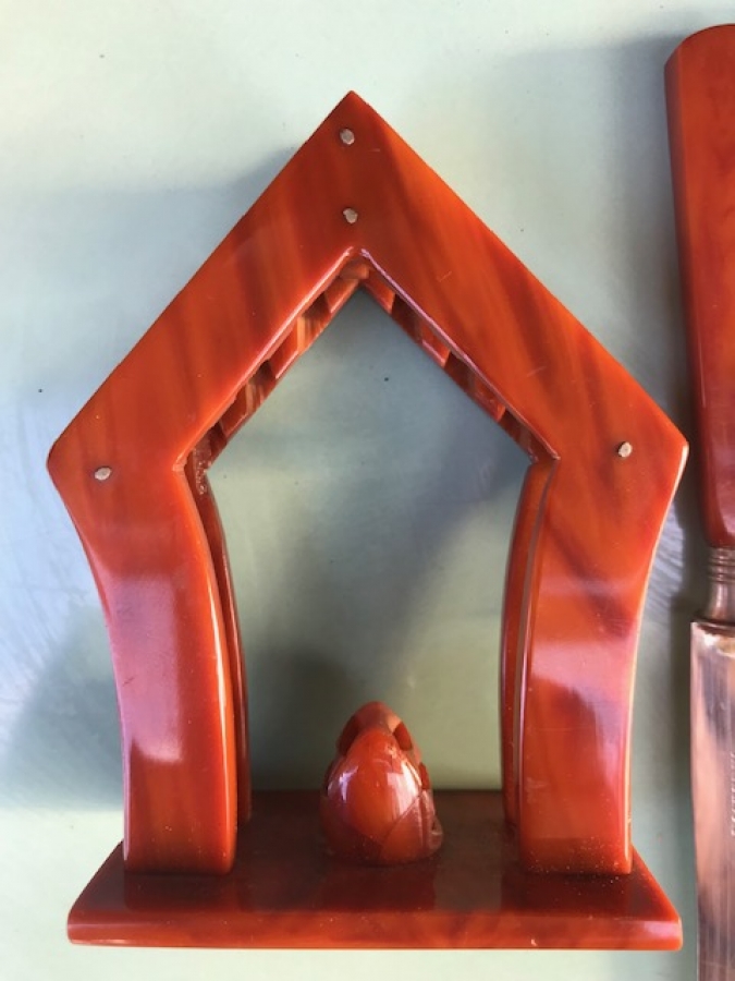  SAPLARI VE MUHAFAZA AYAGI KATALİN OLAN 6 LI TEREYAGI BICAK