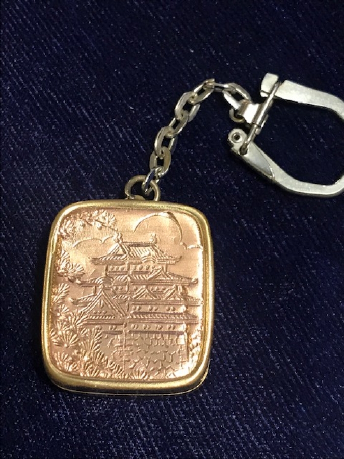 KURMALI MÜZİK KUTUSU LATERNA ANAHTARLIK