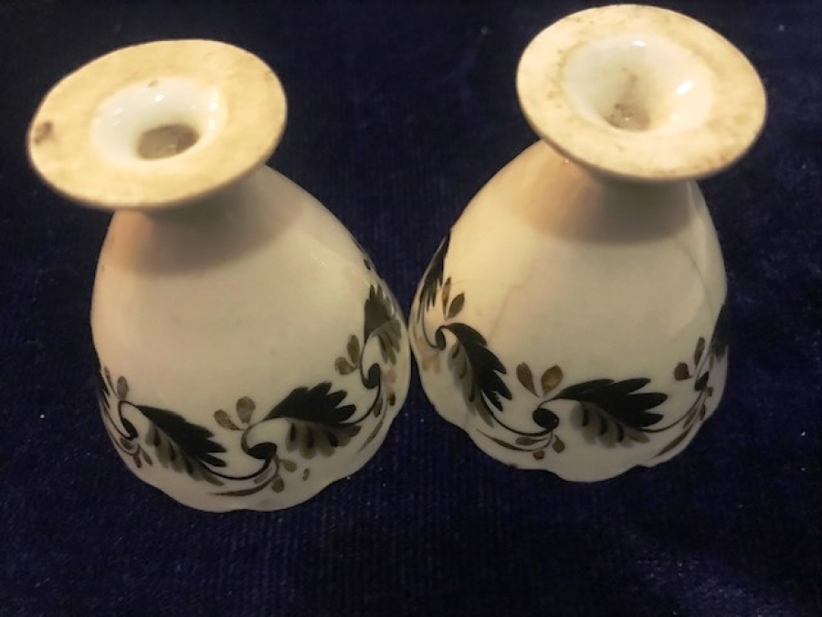 OSAMANLI PAZARI İCİN YAPILMIŞ CİFT PORSELEN ZARF ÜZERİ KOMPLE EL BOYAMA İŞÇİLİKLİ MAYDONOZ YAPRAKLARI VE ALTIN CEKME