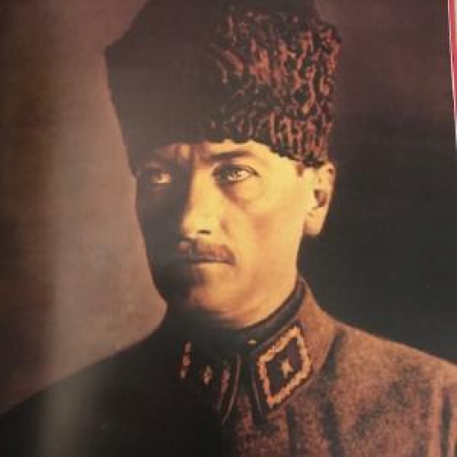 KURTULUŞ SAVAŞI DESTANI 1 VE 2 . CİLTLERİ KUTUSUNDA NESA BASIN YAYIN 