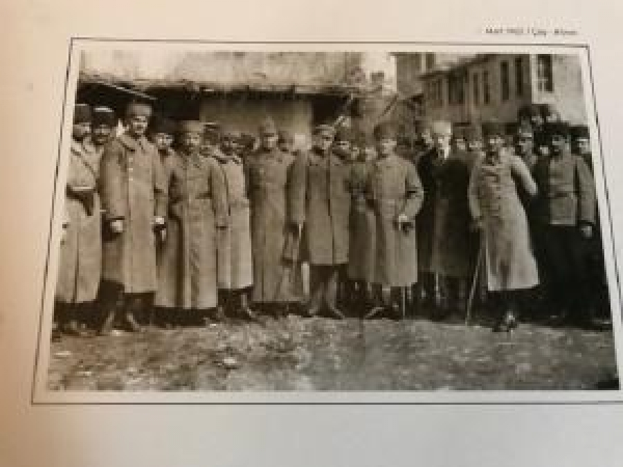 "SARIŞIN BİR KURT" YAYIMA HAZIRLAYAN FAHRİ ÖZDEMİR "ATATÜRK VE ATATÜRKÇÜLÜK" PROF. DR. HALİL İNALCIK 