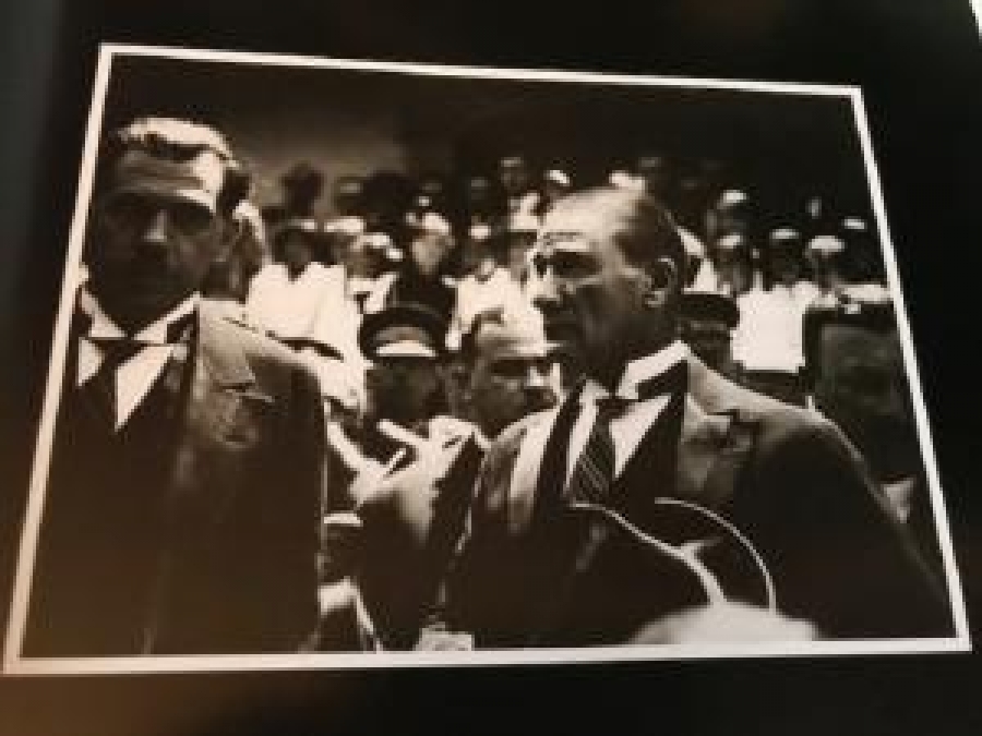 "SARIŞIN BİR KURT" YAYIMA HAZIRLAYAN FAHRİ ÖZDEMİR "ATATÜRK VE ATATÜRKÇÜLÜK" PROF. DR. HALİL İNALCIK 