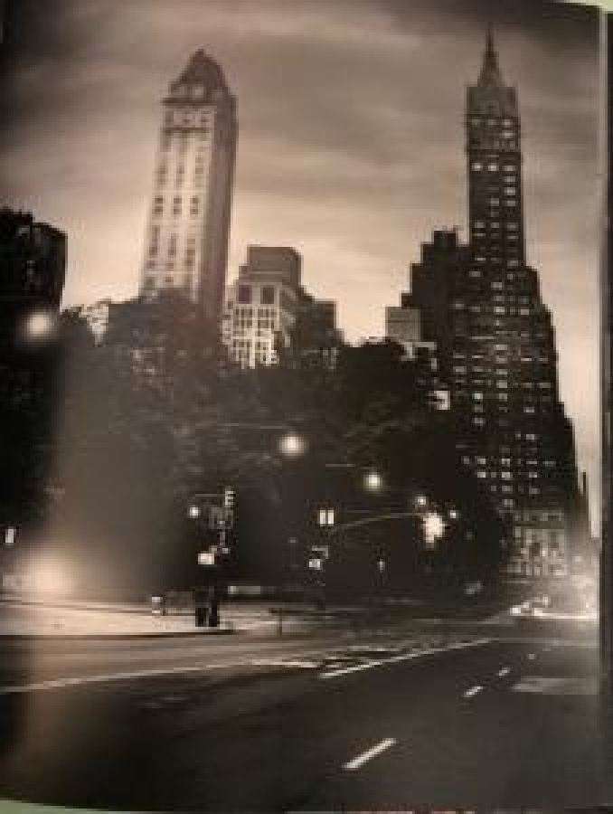 THE LIGHT OF NEW YORK JEAN - MICHEL BERTS ŞAFAKDA NEW YORK SOKAKLARI