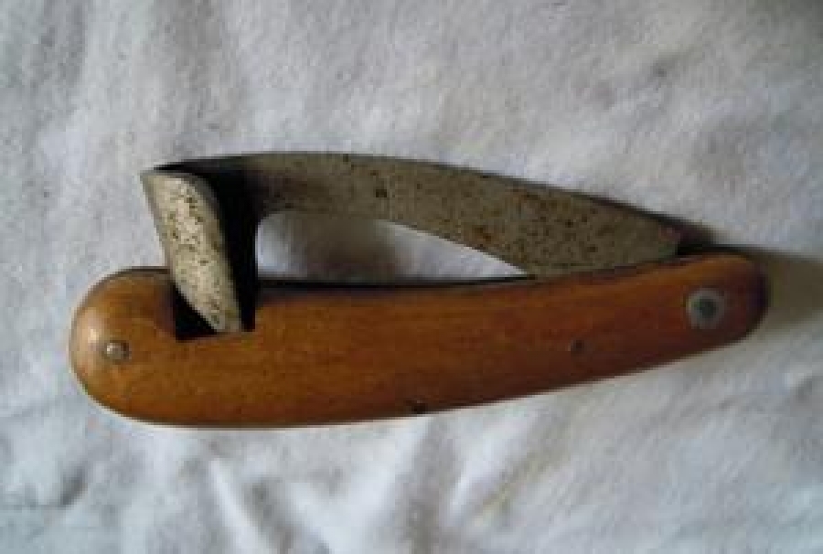 AHŞAP SAPLI ÇELİK AŞI ÇAKISI