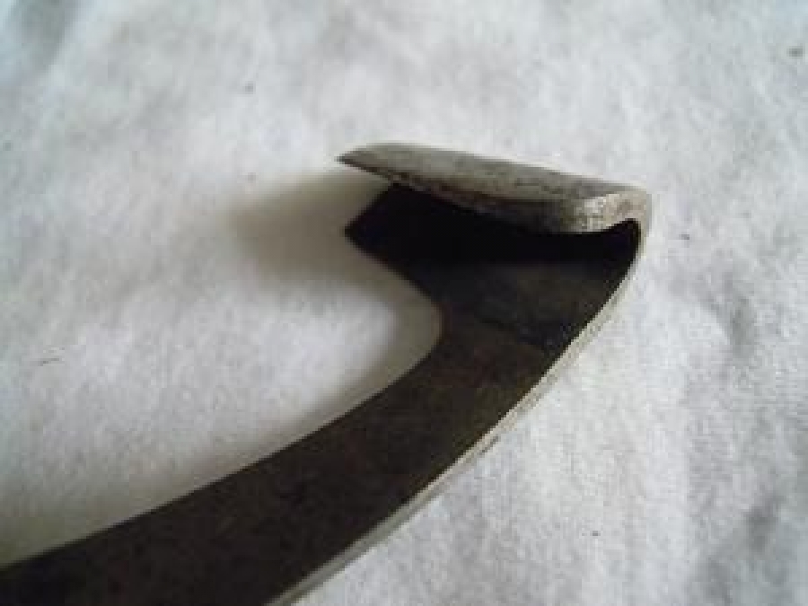 AHŞAP SAPLI ÇELİK AŞI ÇAKISI