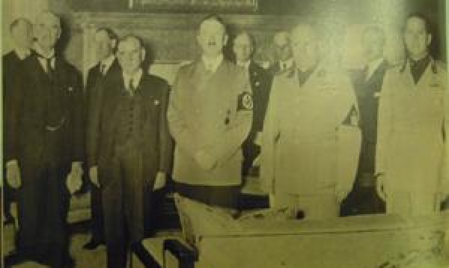 CONNAİSSANCE DEL HISTOIRE HACHETTE N'S 4 MERCREDI - F.3, 50 - F.S. 3.50 - F.B 35 