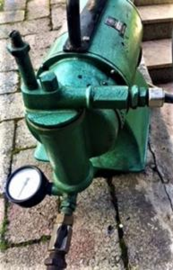 EKM ALMAN MALI TAŞINABİLİR 220 VOLT HAVA KOMPRESÖR 1955 MODEL