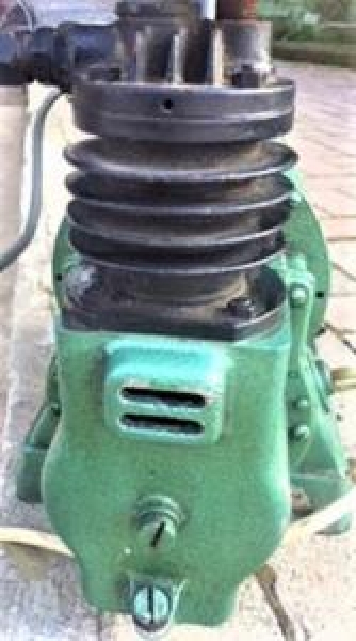 EKM ALMAN MALI TAŞINABİLİR 220 VOLT HAVA KOMPRESÖR 1955 MODEL