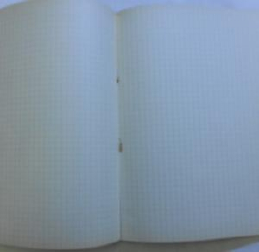 KARELİ BEYAZ RESİMLİ VE ÇARPIM ÇİZGİLİ KAPAK LİSE DEFTERİ 