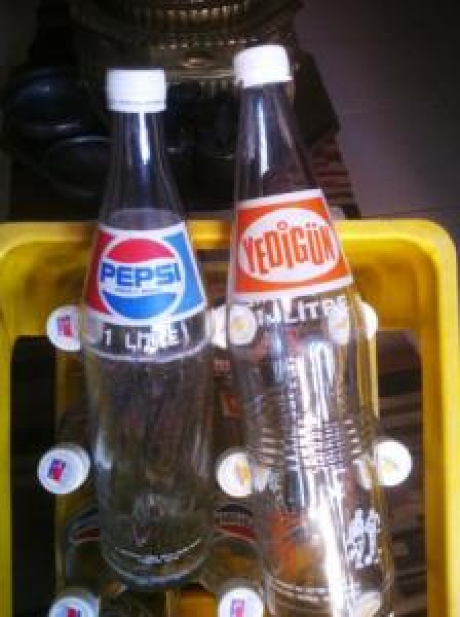 KASALI KAPAKLI PEPSİ VE YEDİGÜN CAM ŞİŞE ORJİNAL 1.5 LİTRE 