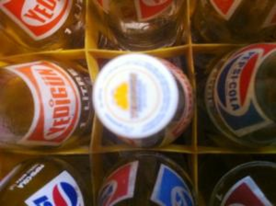 KASALI KAPAKLI PEPSİ VE YEDİGÜN CAM ŞİŞE ORJİNAL 1.5 LİTRE 