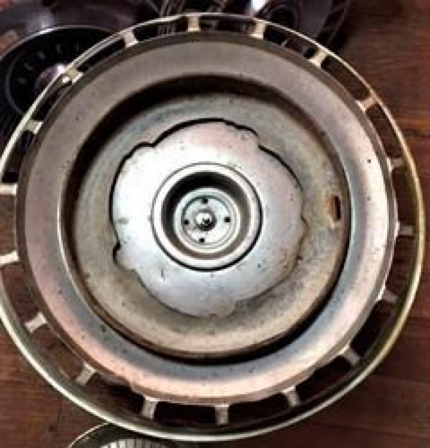 AMERİKAN KAPAGINA YERLİ YAPIM  FIR FIR TAKILARAK KULLANILMIŞ  JANT KAPAĞI ALYÜMİN GÖBEK 