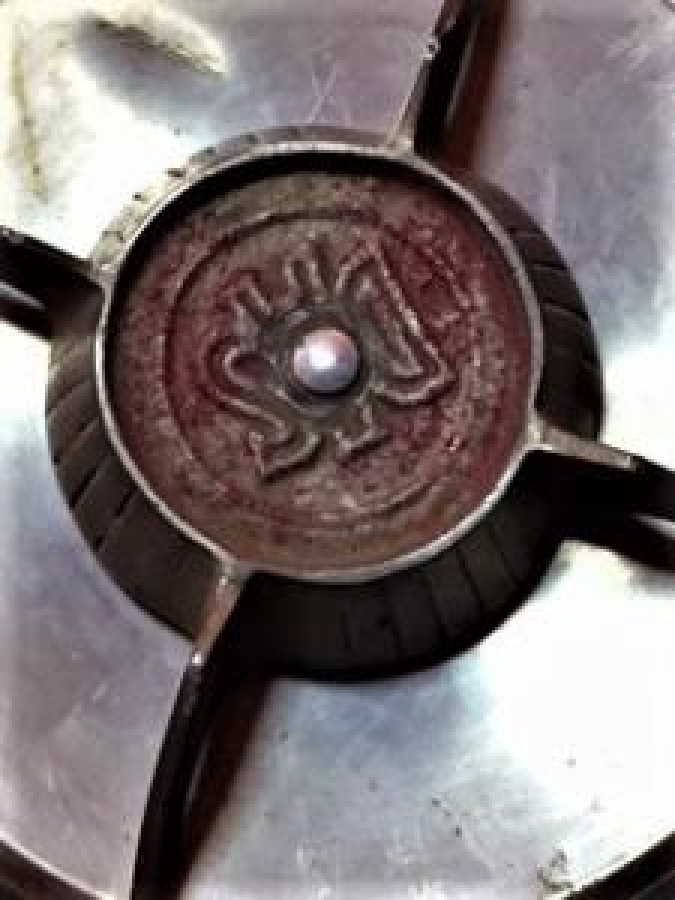 AMERİKAN KAPAGINA YERLİ YAPIM  FIR FIR TAKILARAK KULLANILMIŞ  JANT KAPAĞI ALYÜMİN GÖBEK 