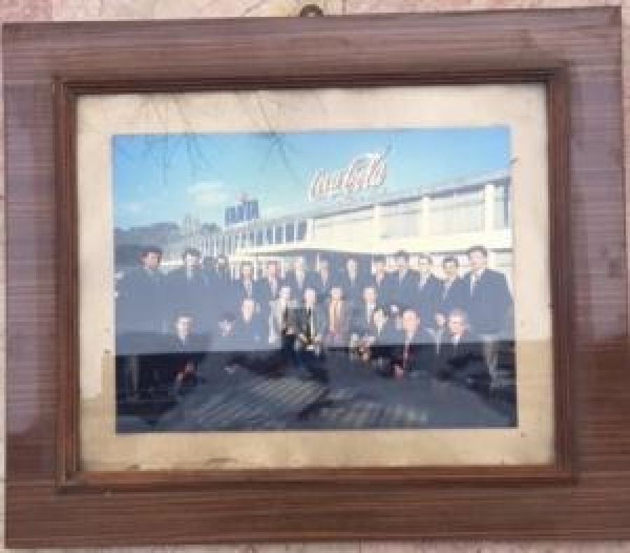 ELVAN FANTA COCA COLA İSTANBUL DOLUM TESİSİ ÇALIŞANLARI FABRİKA ÖNÜNDE 