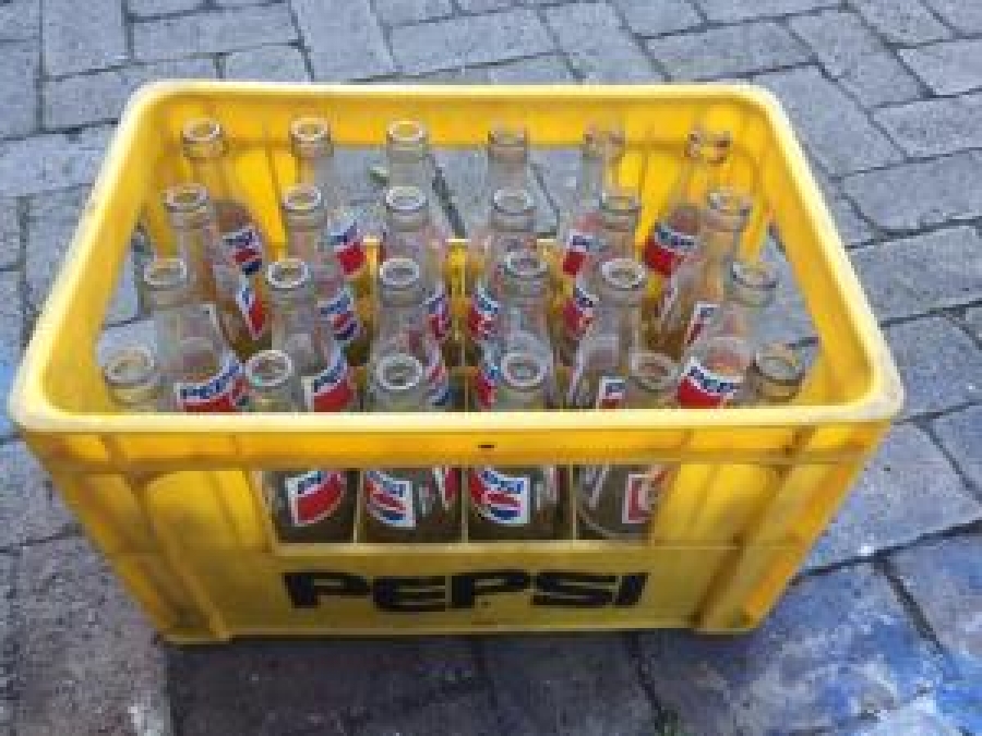 KASA İÇERSİNDE 24 ADET CAM ŞİŞE PEPSİ COLA 250 ml