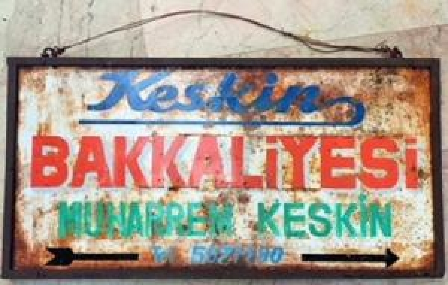 KESKİN BAKKALİYESİ MUHARREM KESKİN TENEKE TABELA ÇİFT TARAFLI 