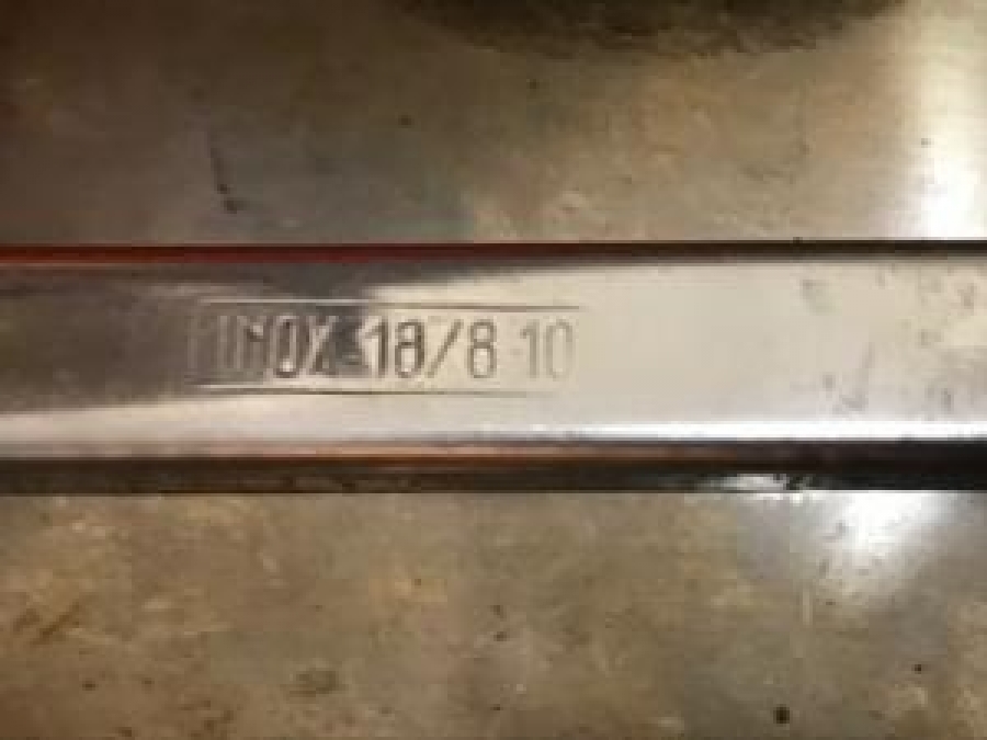 CAM ENJEKTÖR KORUYUCU METAL KUTUSUNDA SIRINGA İGNE 