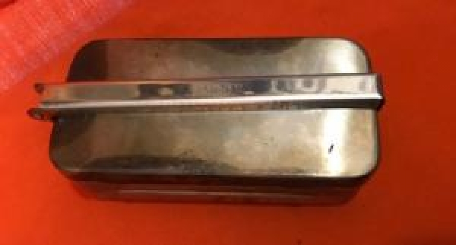 CAM ENJEKTÖR KORUYUCU METAL KUTUSUNDA SIRINGA İGNE 