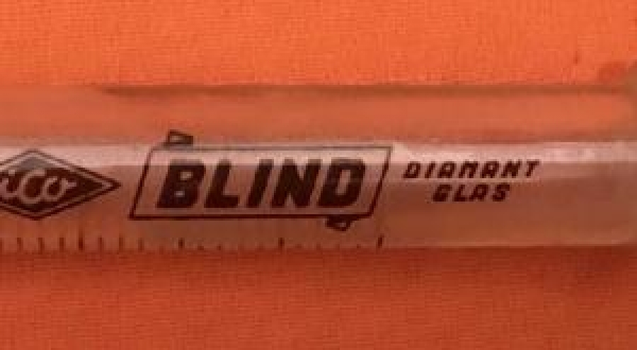 CAM ENJEKTÖR KORUYUCU METAL KUTUSUNDA SIRINGA İGNE 