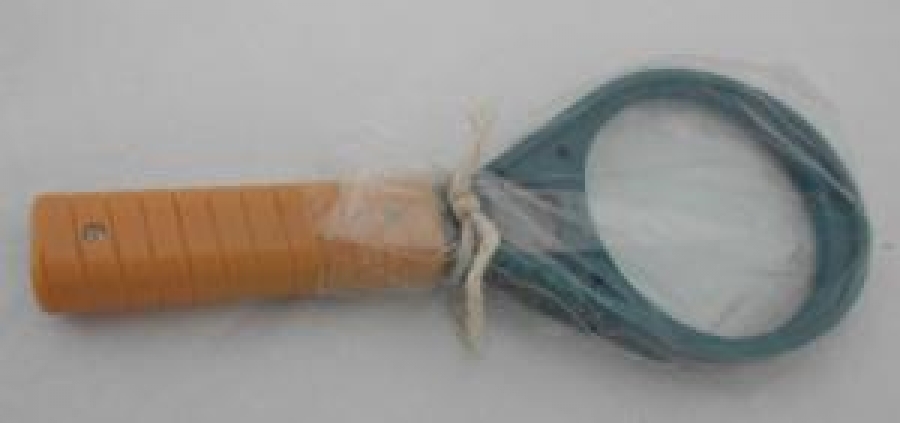 ESKİ BÜYÜTEÇ KULANMAMIŞ PLASTİK SAP CAM MERCEKLİ 