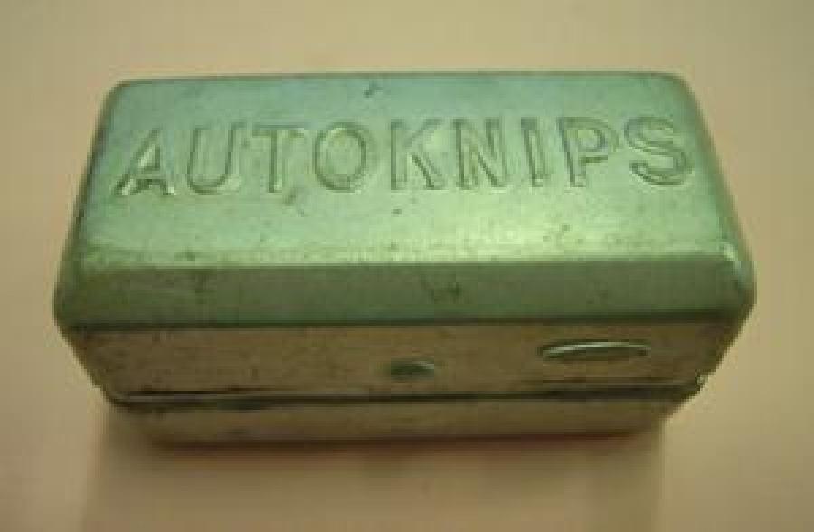 HAKA AUTOKNIPS MOD. I TENEKE KUTU