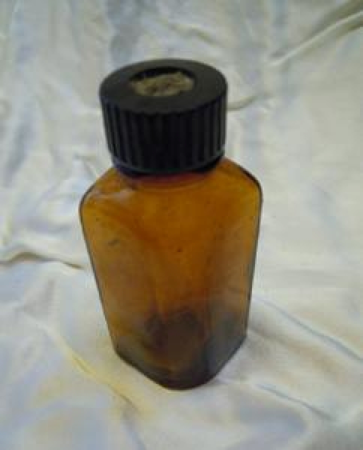 KAPAKLI BOŞ İLAÇ ŞİŞE