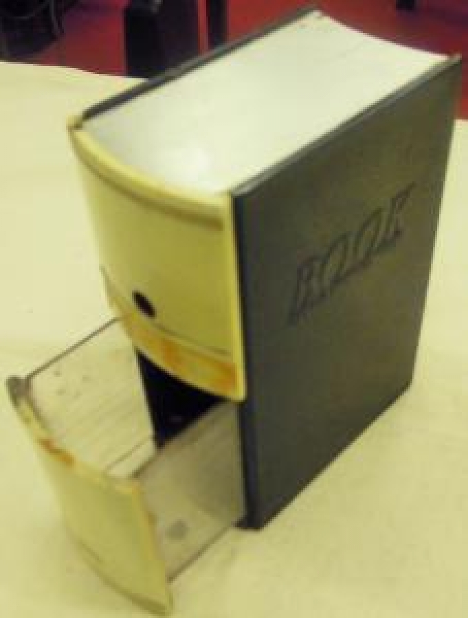 KİTAP ŞEKLİNDE ESKİ MODEL ÇEVİRMELİ MASAÜSTÜ KALEMTIRAŞ 