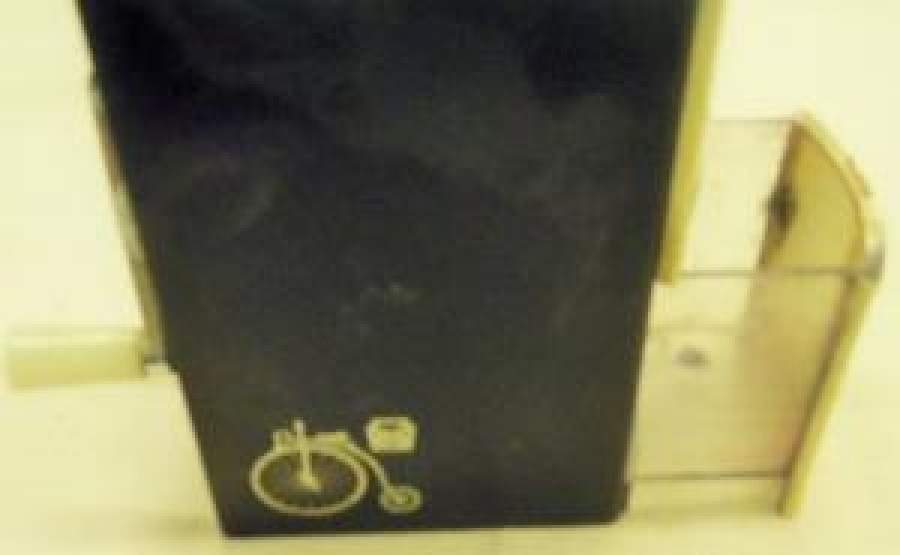 KİTAP ŞEKLİNDE ESKİ MODEL ÇEVİRMELİ MASAÜSTÜ KALEMTIRAŞ 