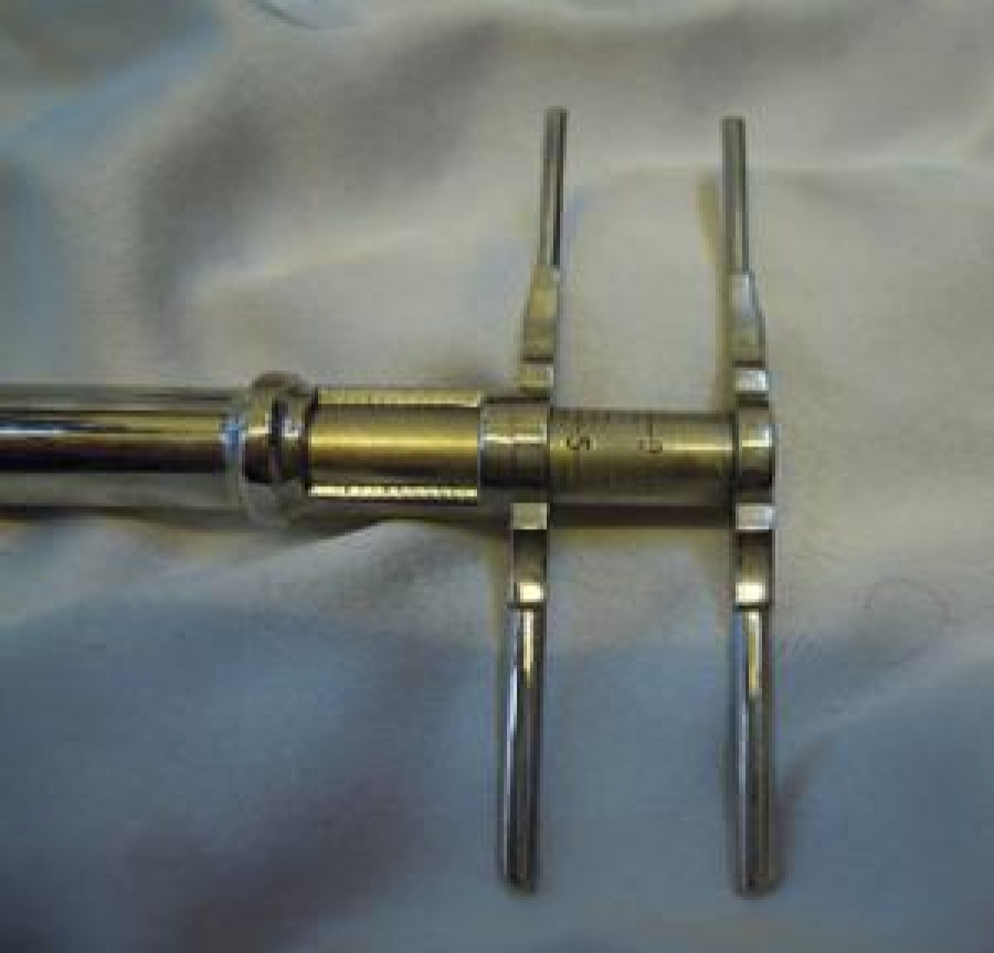 KUTUSUNDA AYARLANABİLİR METAL TIP ALETİ