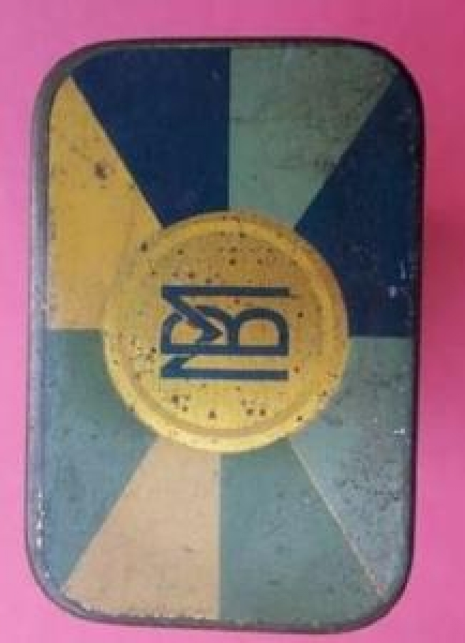 İKİ DİLDE YAZILI  LESİKALSİD GRANULE LECİCALCİNE GRANULE TENEKE İLAC KUTU 