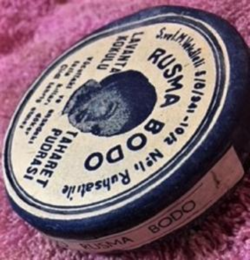 RUSMA BODO LAVANTA KOKULU TAHARET PUDRA SI HAMAM OTU KARTON KUTUSUNDA 